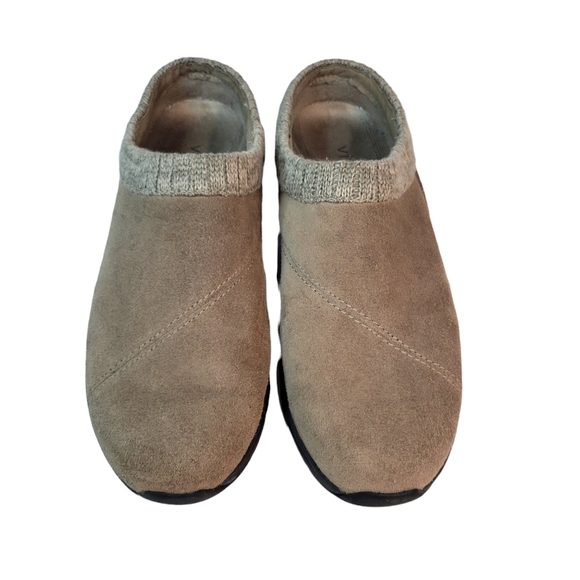 Vionic Arbor Slip-On Clogs - Picture 2 of 8